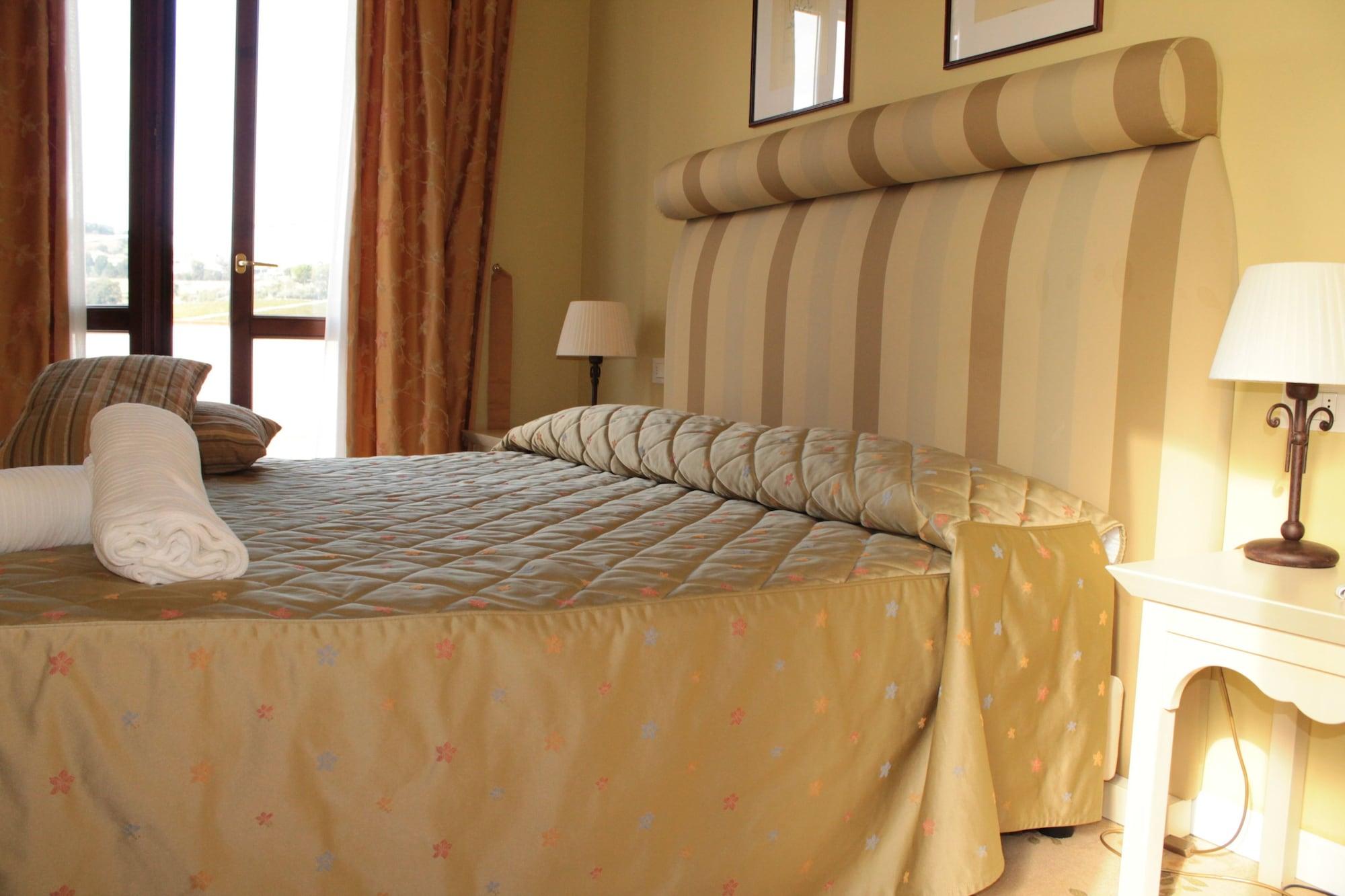 Il Parco Sul Mare Resort & Spa 토르토레토 외부 사진