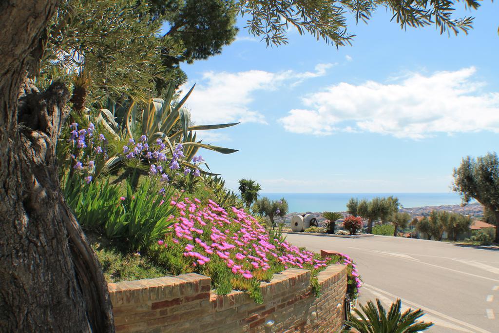 Il Parco Sul Mare Resort & Spa 토르토레토 외부 사진