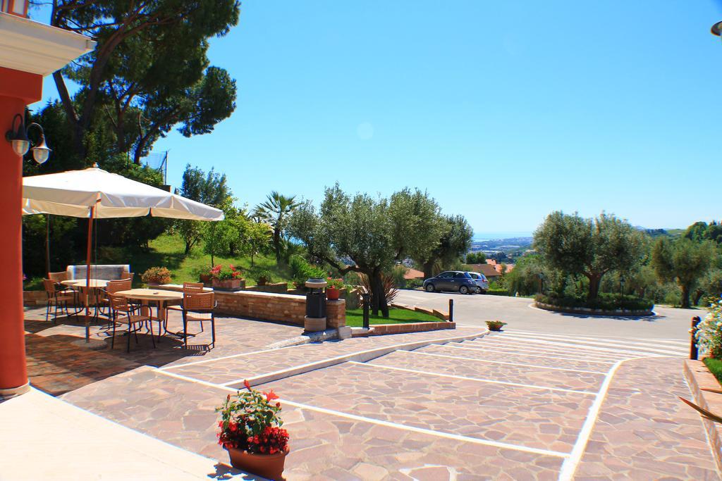 Il Parco Sul Mare Resort & Spa 토르토레토 외부 사진