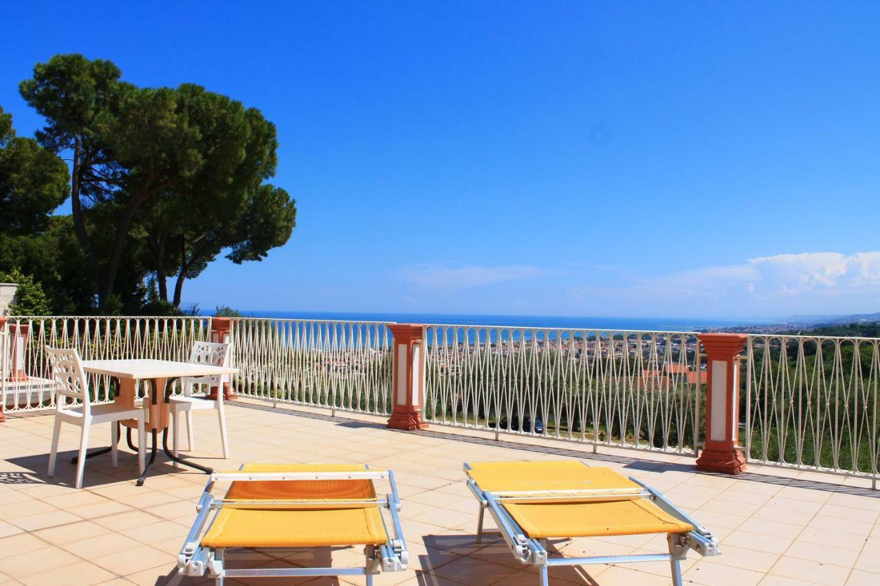 Il Parco Sul Mare Resort & Spa 토르토레토 외부 사진